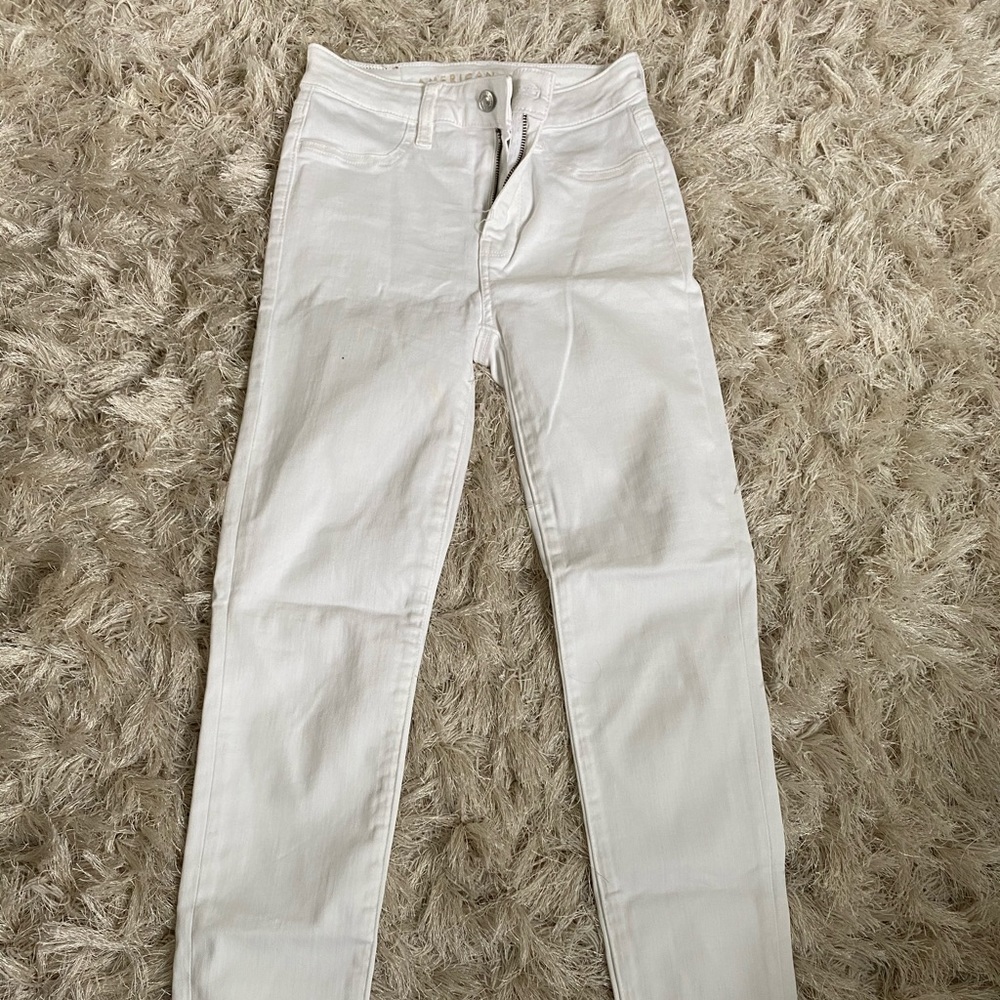 White skinny jeans